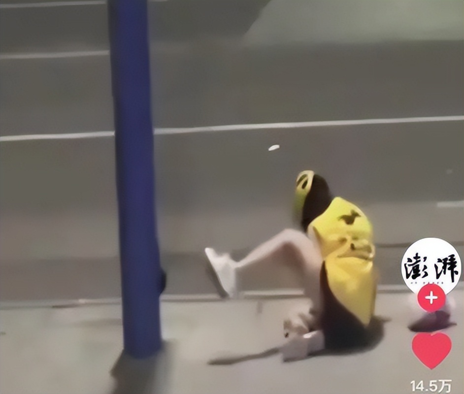 美團(tuán)譴責(zé)“點(diǎn)男?!彬T手服,“防疲勞試點(diǎn)”下有人歡喜有人憂(圖5) 美團(tuán)譴責(zé)“點(diǎn)男模”騎手服,“防疲勞試點(diǎn)”下有人歡喜有人憂(圖5)