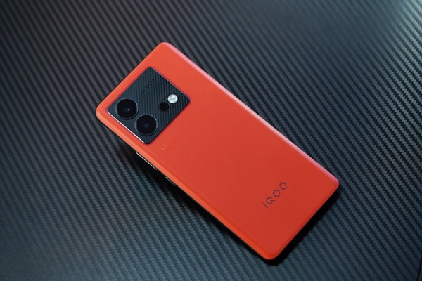 iQOO Neo8 Pro上手：性能稱(chēng)霸安卓陣營(yíng) 沒(méi)有短板