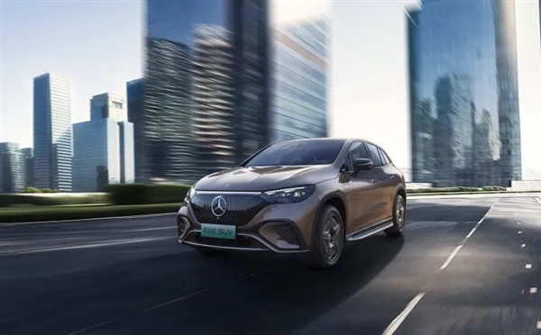 48.6萬起與轎車同價(jià) 奔馳EQE SUV上市:豪華電動(dòng)車標(biāo)桿(圖3) 48.6萬起與轎車同價(jià) 奔馳EQE SUV上市:豪華電動(dòng)車標(biāo)桿(圖3)