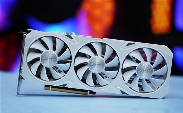 純白外殼淡雅清新！耕升RTX 4060 Ti踏雪顯卡圖賞(圖2)