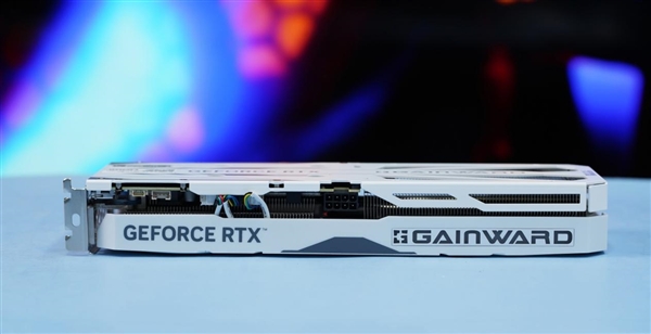 純白外殼淡雅清新！耕升RTX 4060 Ti踏雪顯卡圖賞(圖10)