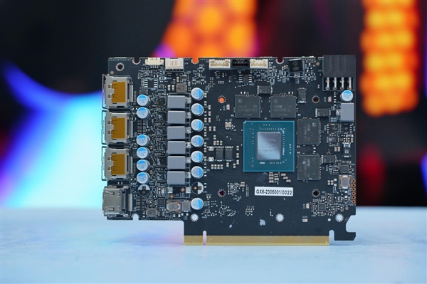 純白外殼淡雅清新！耕升RTX 4060 Ti踏雪顯卡圖賞(圖16)