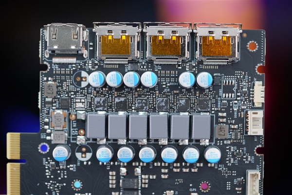 純白外殼淡雅清新！耕升RTX 4060 Ti踏雪顯卡圖賞(圖21)