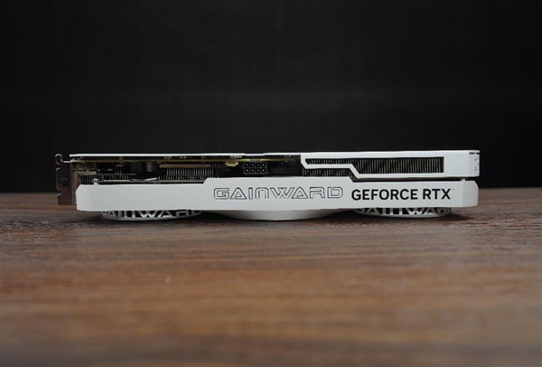 冉冉新星！耕升GeForce RTX 4060 Ti星極皓月OC+DLSS 3助力1080P光追極致體驗(yàn)！(圖6)
