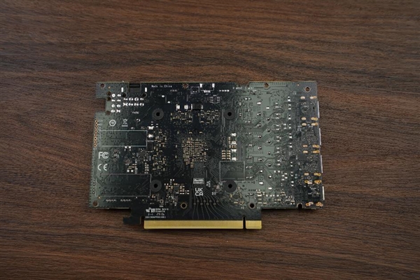 冉冉新星！耕升GeForce RTX 4060 Ti星極皓月OC+DLSS 3助力1080P光追極致體驗(yàn)！(圖9)