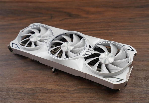 冉冉新星！耕升GeForce RTX 4060 Ti星極皓月OC+DLSS 3助力1080P光追極致體驗(yàn)！(圖15)
