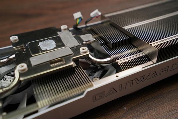 冉冉新星！耕升GeForce RTX 4060 Ti星極皓月OC+DLSS 3助力1080P光追極致體驗(yàn)！(圖17)